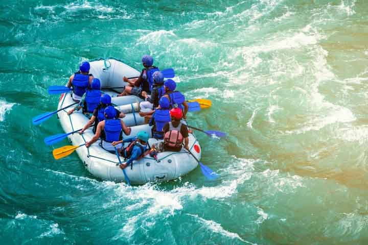 India offers a wide range of adventurous activities and experiences for thrill-seekers and outdoor enthusiasts.
