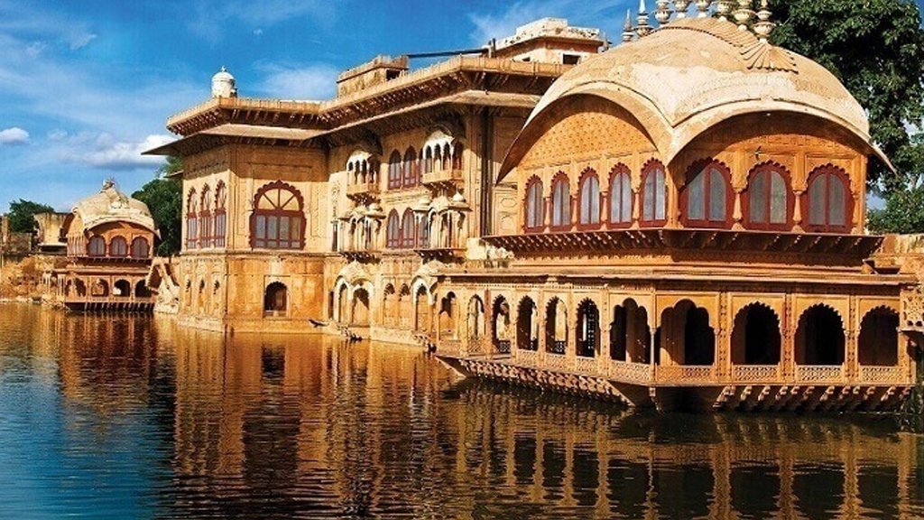 Bharatpur is well known for two major attractions. First, it is home to the Keoladeo National Park (UNESCO-listed) which is an important migratory bird sanctuary.