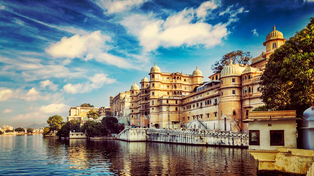The moniker, ‘Venice of the East’, doesn’t do the city justice because Udaipur is a unique travel getaway in its own right.